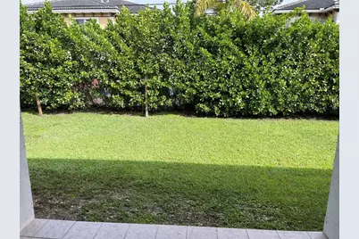 717 NE 4th Street, Hallandale Beach, FL 33009 - Photo 13