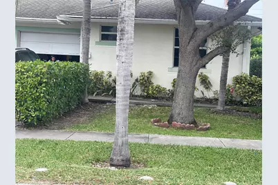 717 NE 4th Street, Hallandale Beach, FL 33009 - Photo 9