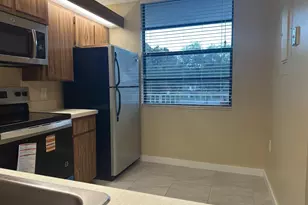 1717 Whitehall Dr, Davie, FL 33324 - Photo 5