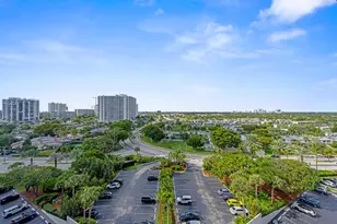 600 Parkview Dr, Hallandale Beach, FL 33009 - Photo 21