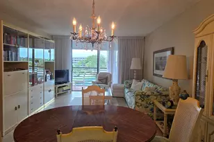 1001 Colony Point Cir, Pembroke Pines, FL 33026 - Photo 3