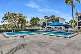 140 Lakeview Dr, Weston, FL 33326 - Photo 27