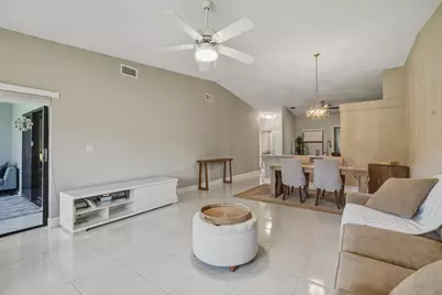 8290 Springlake Drive, Boca Raton, FL 33496 - Photo 9