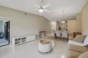 8290 Springlake Dr, Boca Raton, FL 33496 - Photo 9