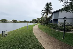 2749 S Oakland Forest Dr, Oakland Park, FL 33309 - Photo 35