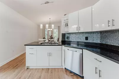 1104 NW 116th Avenue, Coral Springs, FL 33071 - Photo 9