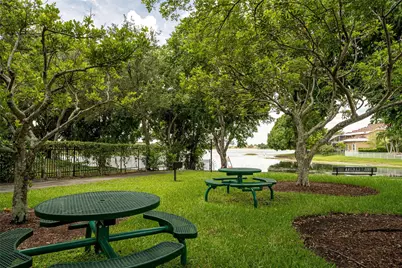 1104 NW 116th Avenue, Coral Springs, FL 33071 - Photo 23