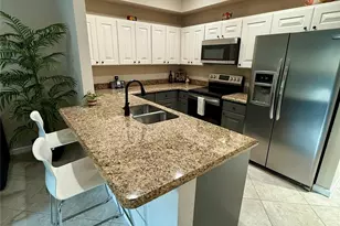 37 SE 3rd Ave, Hallandale Beach, FL 33009 - Photo 9