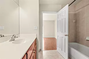 37 SE 3rd Ave, Hallandale Beach, FL 33009 - Photo 29