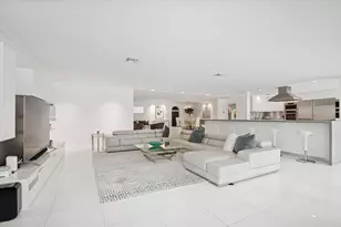 2540 Mercedes Dr, Fort Lauderdale, FL 33316 - Photo 15