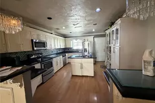 11201 NW 15th Ct, Miami, FL 33167 - Photo 9