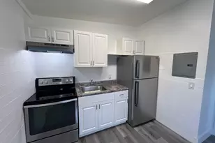 320 NE 13th Ave, Boynton Beach, FL 33435 - Photo 1