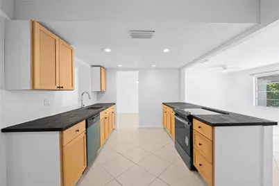 7005 NW 11th Street, Margate, FL 33063 - Photo 5