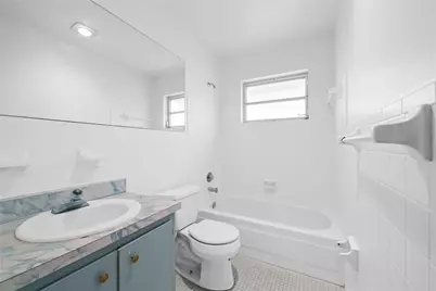 7005 NW 11th Street, Margate, FL 33063 - Photo 17