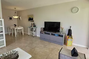 9121 Sunrise Lakes Blvd, Sunrise, FL 33322 - Photo 11