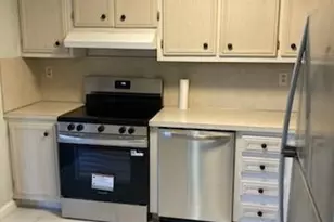 661 NE 195th St, Miami, FL 33179 - Photo 15