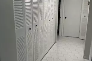 661 NE 195th St, Miami, FL 33179 - Photo 13