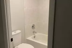 661 NE 195th St, Miami, FL 33179 - Photo 17