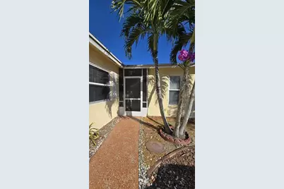 7423 Pineforest Circle, Lake Worth, FL 33467 - Photo 3