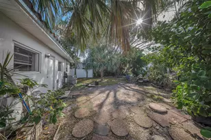 2206 SE 14th St, Pompano Beach, FL 33062 - Photo 9