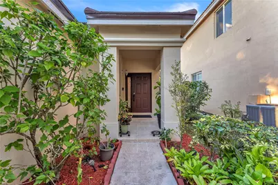 1059 Golden Cane Drive, Weston, FL 33327 - Photo 5