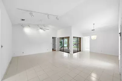 609 Deer Creek Lake Point Lane, Deerfield Beach, FL 33442 - Photo 5