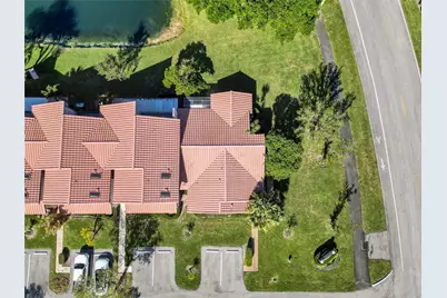 609 Deer Creek Lake Point Lane, Deerfield Beach, FL 33442 - Photo 17