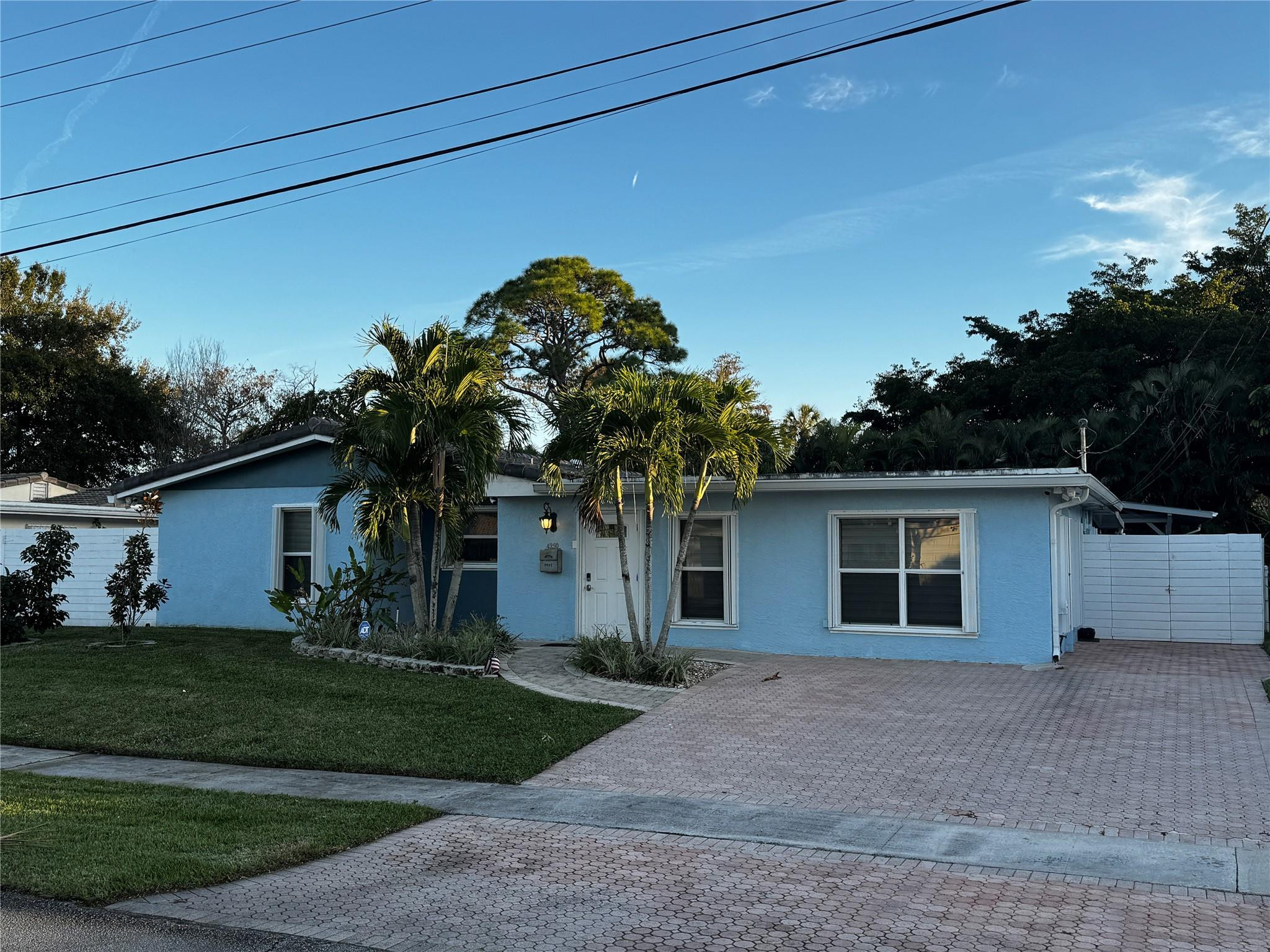 4250 NW 9th Ct main architectural view