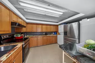 918 NE 4th St, Hallandale Beach, FL 33009 - Photo 35