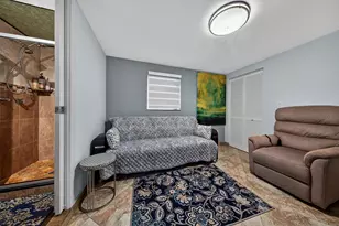 918 NE 4th St, Hallandale Beach, FL 33009 - Photo 25