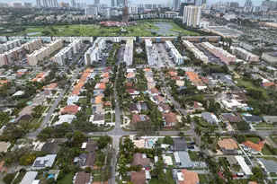 918 NE 4th St, Hallandale Beach, FL 33009 - Photo 45