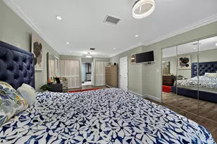 918 NE 4th St, Hallandale Beach, FL 33009 - Photo 27