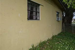 82 Tortuga Rd, Lake Worth Beach, FL 33461 - Photo 7