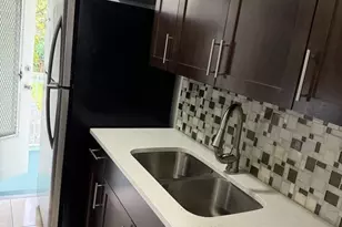 1420 Atlantic Shores Blvd, Hallandale Beach, FL 33009 - Photo 11