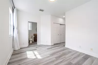 422 NE 1st Avenue, Pompano Beach, FL 33060 - Photo 15