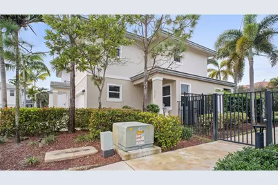 6993 Pines Circle #6993, Coconut Creek, FL 33073 - Photo 3