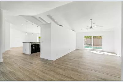 7060 NW 47th Place, Lauderhill, FL 33319 - Photo 5