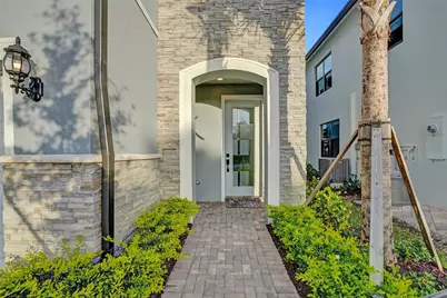 4422 Silverwood Lane S, Oakland Park, FL 33309 - Photo 3