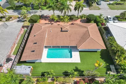 2608 NE 35th Street, Fort Lauderdale, FL 33306 - Photo 5