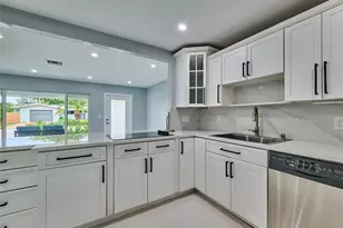 440 NW 37th St, Oakland Park, FL 33309 - Photo 43