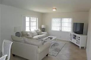 124 NE 19th Ct, Wilton Manors, FL 33305 - Photo 3