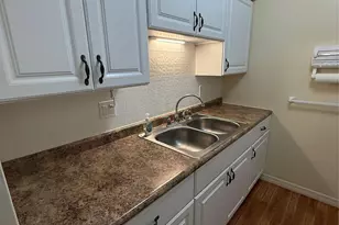 1000 SW 10th Ave, Hallandale Beach, FL 33009 - Photo 23