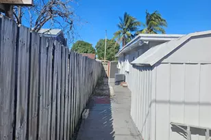 3500 NW 12th St, Miami, FL 33125 - Photo 23