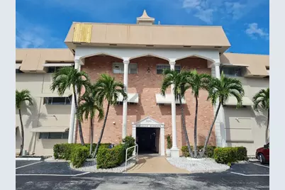 300 Golden Isle #104, Hallandale Beach, FL 33009 - Photo 17