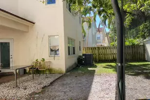 1888 NW 75th Way, Hollywood, FL 33024 - Photo 5
