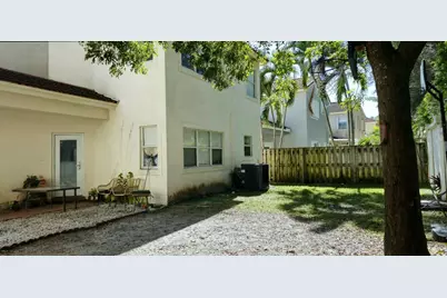 1888 NW 75th Way, Hollywood, FL 33024 - Photo 7