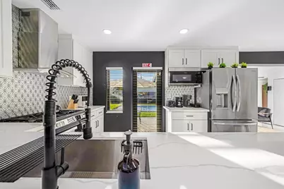 2925 NE 1st Avenue, Wilton Manors, FL 33334 - Photo 9