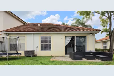 1723 NW 78th Way #1723, Pembroke Pines, FL 33024 - Photo 5