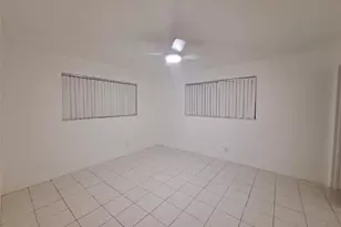 8000 Fairview Dr, Tamarac, FL 33321 - Photo 9