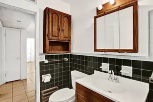 632 SW 8th St, Hallandale Beach, FL 33009 - Photo 15